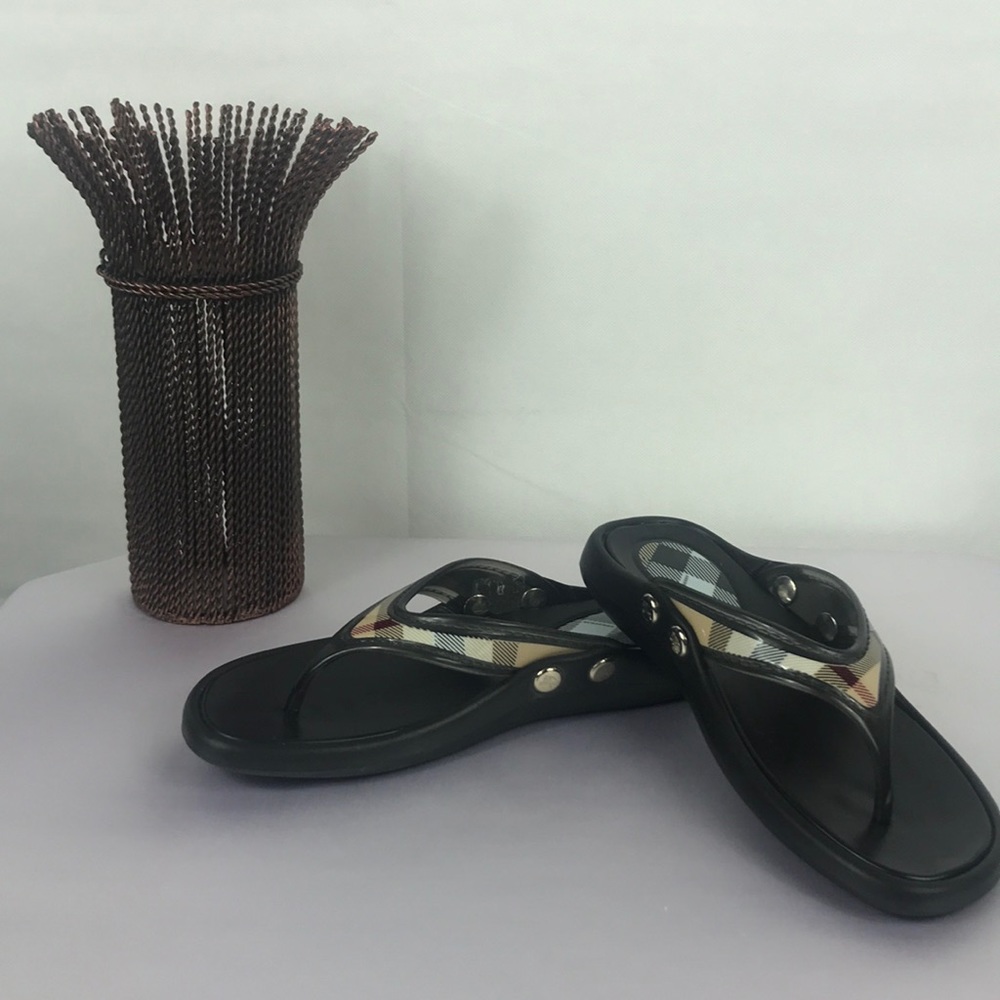 Burberry Women’s Thong Sandals